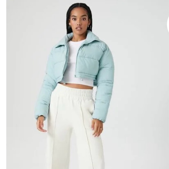 *New*Light blue Cropped Puffer Jacket size small - Picture 1 of 12